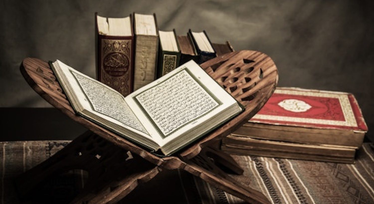 cropped-koran-holy-book-muslims-public-item-all-muslims-table_44074-502-1-e1571803112620.jpg